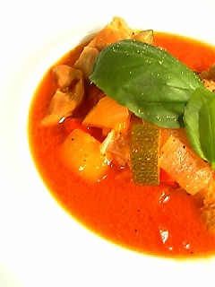 夏野菜とチキンのトマトスープ バジル添え-レシピのメイン写真