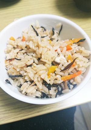 ひじきの炊き込みご飯-レシピのメイン写真