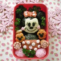 รูปของ ミニーちゃんキャラ弁♥
