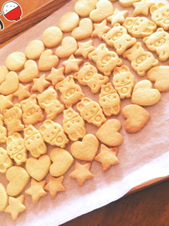 材料5つ シンプルで簡単なクッキー-レシピのメイン写真