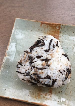 ツナとひじきのおにぎり-レシピのメイン写真