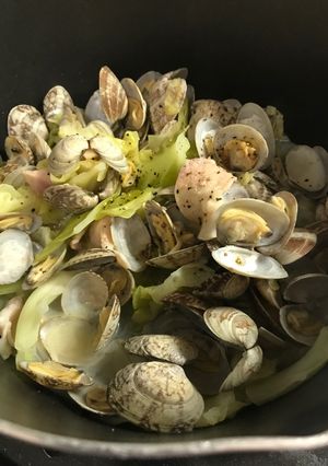 シロさんのあさりキャベツベーコンの蒸し煮-レシピのメイン写真