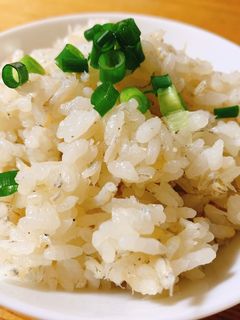 白だし昆布つゆでしらすの炊き込みご飯-レシピのメイン写真