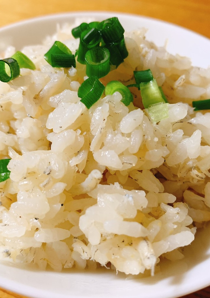 白だし昆布つゆでしらすの炊き込みご飯-レシピのメイン写真