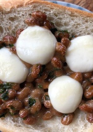 納豆とモッツアレラチーズの青さトースト-レシピのメイン写真