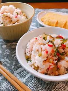栄養満点!カブの葉と桜えびの簡単混ぜご飯-レシピのメイン写真