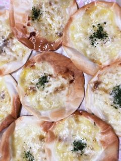 餃子の皮アンチョビマヨピザ-レシピのメイン写真