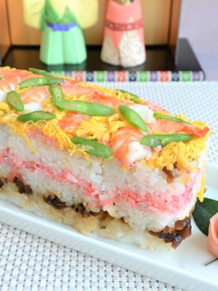牛乳パックで雛祭りケーキ寿司♪-レシピのメイン写真