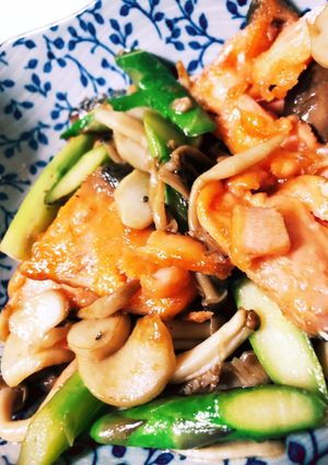 シャケとキノコのバター麺つゆ炒め-レシピのメイン写真