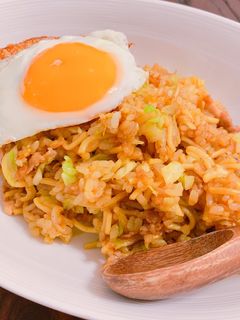 冷凍ご飯で♪キャベツたっぷりカレーそば飯-レシピのメイン写真