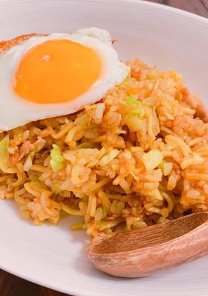 冷凍ご飯で♪キャベツたっぷりカレーそば飯-レシピのメイン写真