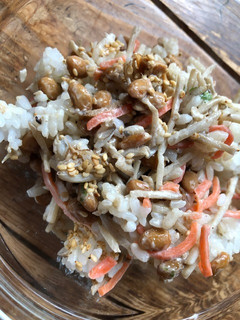 納豆とゴボウサラダのたっぷりごまご飯-レシピのメイン写真