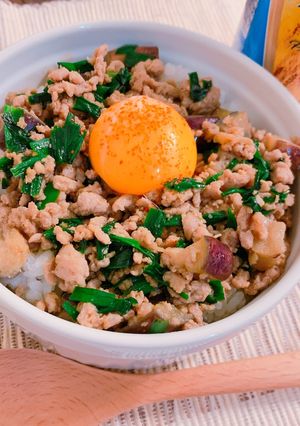 豚ひき肉とニラ・なすのそぼろ丼♡-レシピのメイン写真