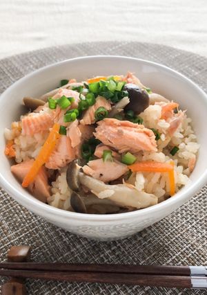 風味豊か♪鮭としめじの炊き込みごはん☆-レシピのメイン写真