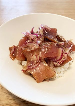 まぐろと赤玉ねぎのポキ丼-レシピのメイン写真