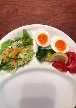 絵に描いたような生野菜付け合わせ-レシピのメイン写真