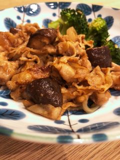 簡単美味しい!椎茸と豚肉のごま味噌炒め-レシピのメイン写真