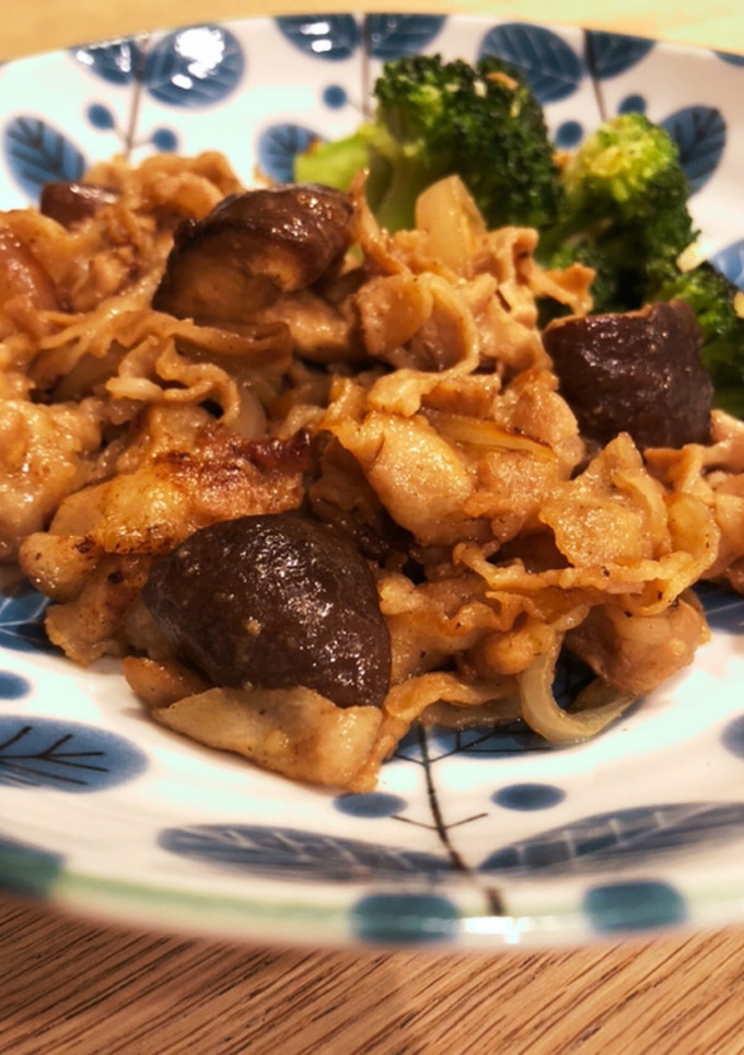 簡単美味しい！椎茸と豚肉のごま味噌炒め-レシピのメイン写真