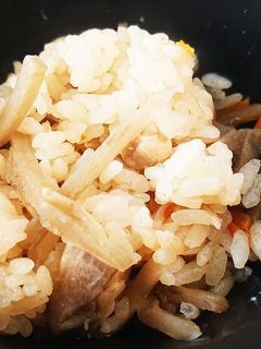 鶏ごぼう炊き込みご飯-レシピのメイン写真