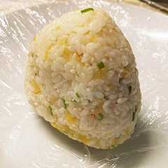 ごま油香るごま沢庵おにぎり-レシピのメイン写真