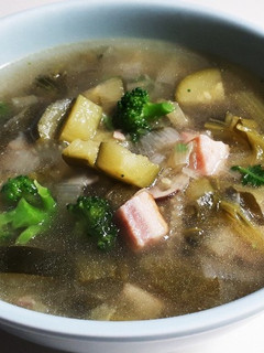 緑の野菜(小松菜ブロッコリー等)のスープ-レシピのメイン写真