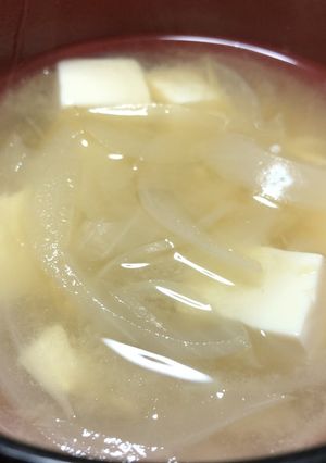 レンジで時短&辛み抜き☆玉ねぎの味噌汁-レシピのメイン写真