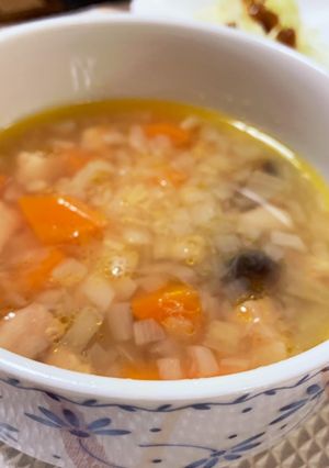 玉ねぎと人参とベーコンのコンソメスープ-レシピのメイン写真