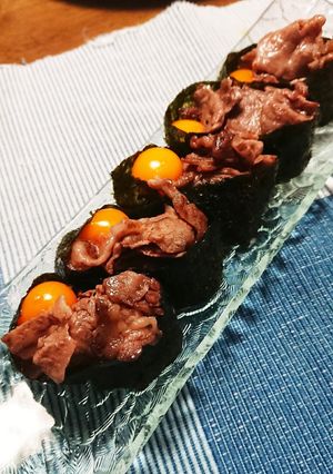 牛肉の月見軍艦-レシピのメイン写真