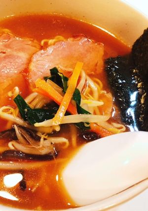 醤油ラーメンに余ったナムルをトッピング-レシピのメイン写真