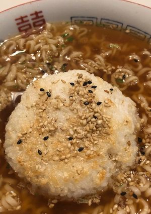 残りごはんで「おこげおにぎりらーめん」-レシピのメイン写真