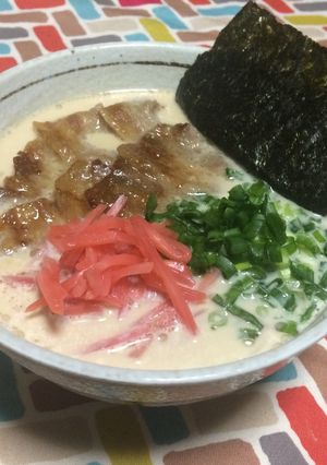 超簡単☆なんちゃって！博多豚骨味噌拉麺♫-レシピのメイン写真