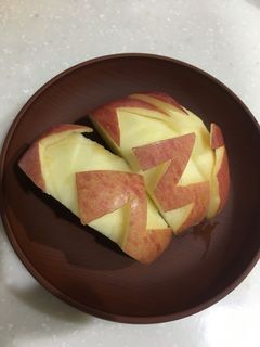 ポケモン☆ピカチュウ〜りんごの飾り切り-レシピのメイン写真