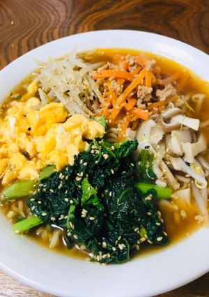 サッポロ一番ゴマ味でビビンバ風ラーメン-レシピのメイン写真