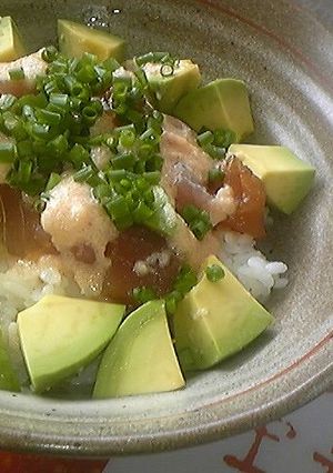 まぐろとアボカドの明太子マヨ丼-レシピのメイン写真