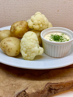 新じゃがとカリフラワーのアイオリソース-レシピのメイン写真