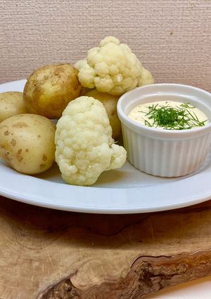 新じゃがとカリフラワーのアイオリソース-レシピのメイン写真