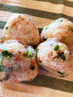 *子供が喜ぶ♡鮭おにぎり*-レシピのメイン写真