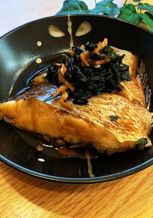 鯛の煮付けワカメ入り-レシピのメイン写真