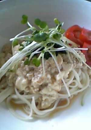暑い日にさっぱり！豆腐ごまだれ冷しうどん-レシピのメイン写真