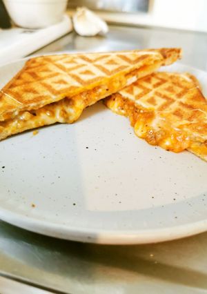 ミートソースとチーズのホットサンド-レシピのメイン写真
