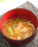 簡単！アスパラぶなぴーのお味噌汁
