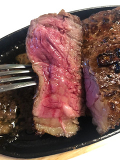弱火で焼く!ジューシィ牛肉ステーキ♡-レシピのメイン写真