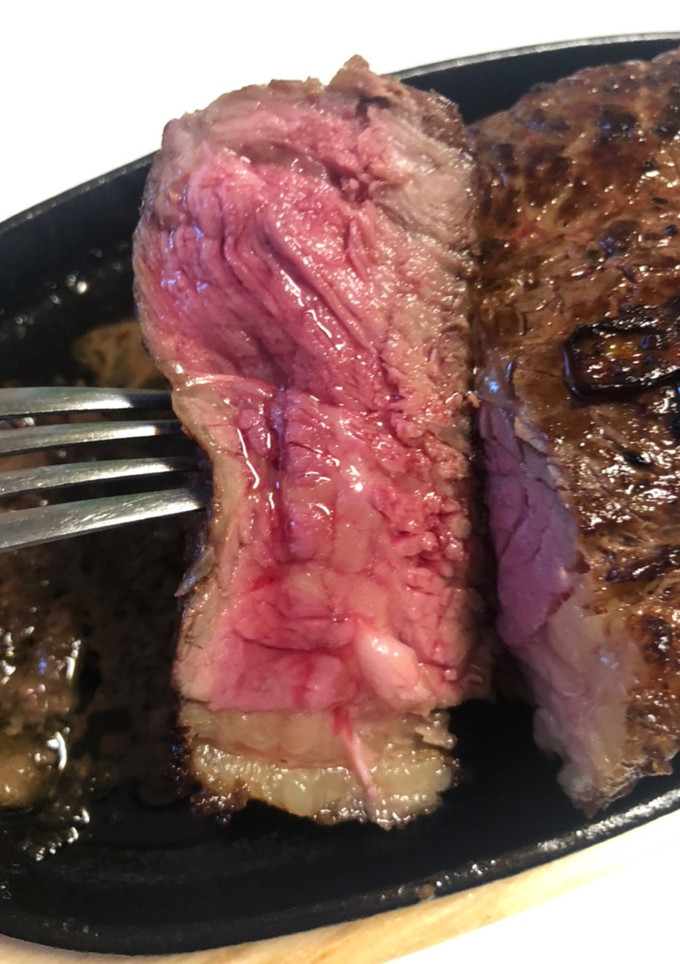 弱火で焼く！ジューシィ牛肉ステーキ♡-レシピのメイン写真