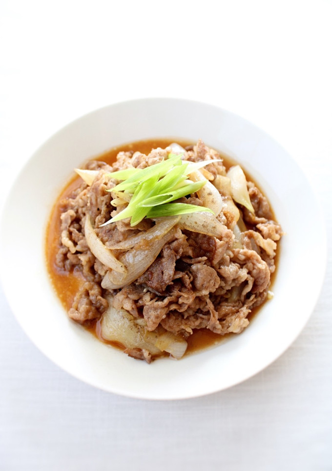 簡単【牛肉と新玉の甘醤油炒め】新玉ねぎ-レシピのメイン写真