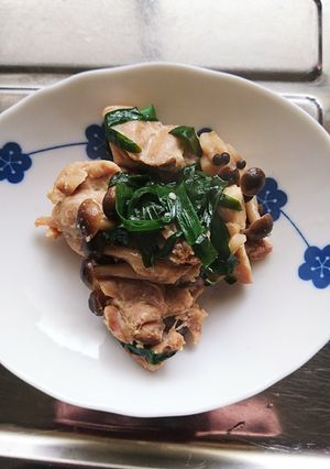 鶏ももとしめじ甘辛く煮込んで(^^)d-レシピのメイン写真