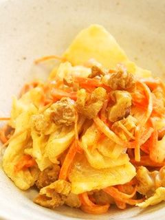 白菜・にんじん・クルミのカレー粉マヨ和え-レシピのメイン写真
