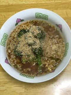 ブロッコリー胡麻和え ごま味醤油ラーメン-レシピのメイン写真