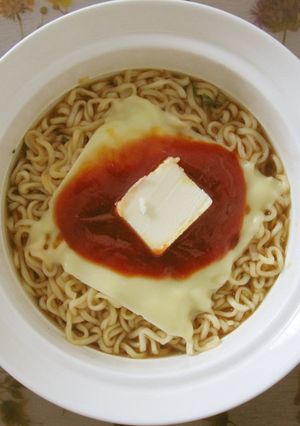 チーズボートをのせて♪イタリアンラーメン-レシピのメイン写真