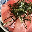 パック活用●マグロの切り身とシラスの丼