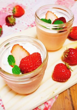 春スイーツ♪とろけるなめらかいちごプリン-レシピのメイン写真